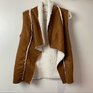 Chataeuamour Sz Medium faux suede leather sherpa women's sleeveless vest New